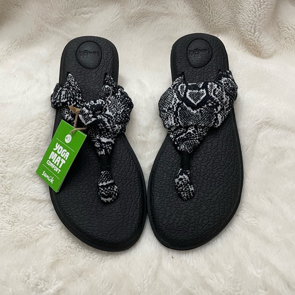 Sanuk Shoes - NWT Sanuk Women's Yoga Sling 2 Snake Sandals Sz 8